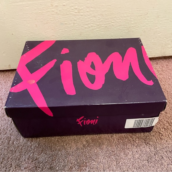 Target - Fioni: Silver Strappy Kitten Heels - Picture 5 of 15